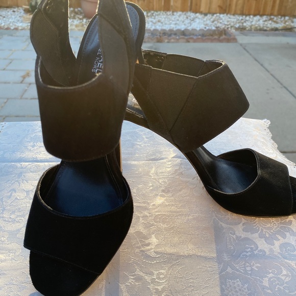 Michael Michael Kors women’s faux suede high heel slip on shoes, blk Size 7.5 - Picture 6 of 12